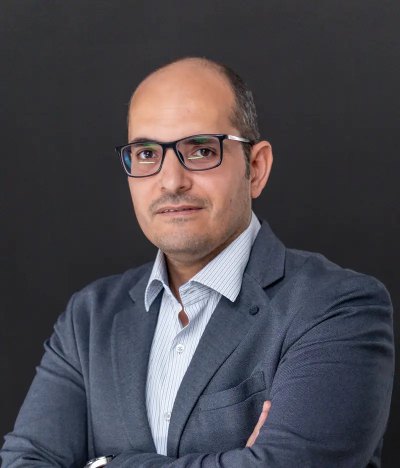 Dr. Mostafa Elrazaz — Professor of hematology، عيادات 101 التجمع الخامس