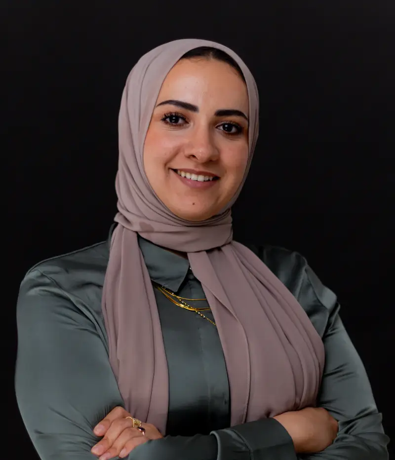 Dr. Noor Elsharkawy — Oral surgeon & cosmetic dentist، عيادات 101 التجمع الخامس